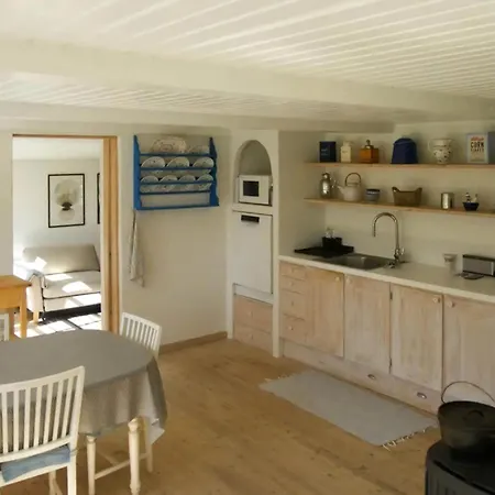 Charming From 1875 Near Stevns Klint Feriehus