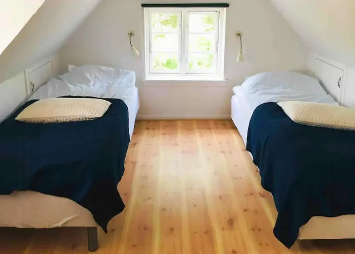 Charming From 1875 Near Stevns Klint Дом отдыха Рёдвиг